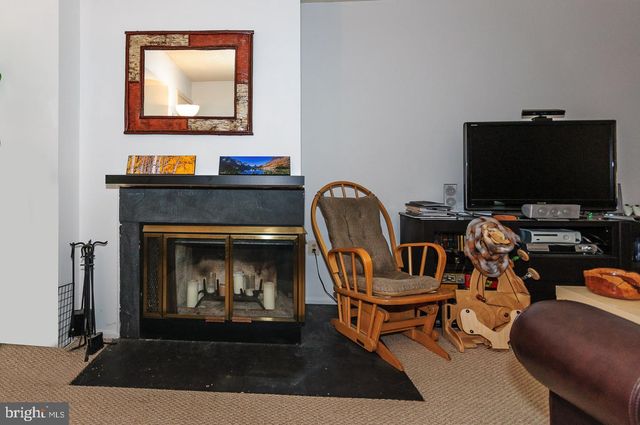 2 STOUT CT, Lawrence Township, NJ 08648