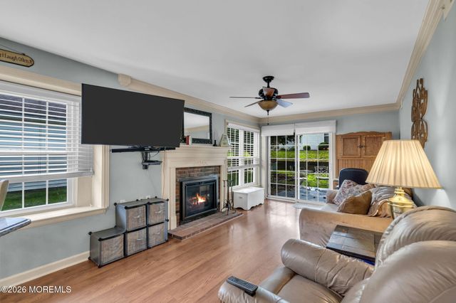 19 Weybridge Place, Manchester, NJ 08759
