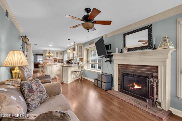 19 Weybridge Place, Manchester, NJ 08759