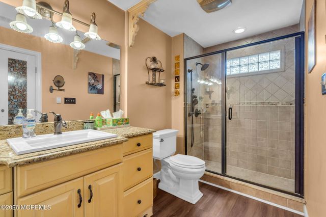 19 Weybridge Place, Manchester, NJ 08759