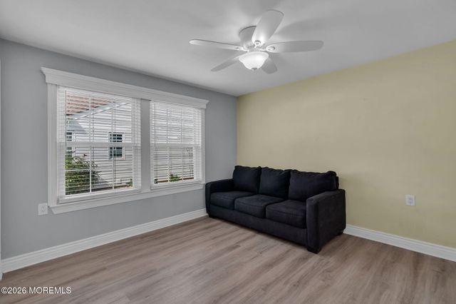 19 Weybridge Place, Manchester, NJ 08759