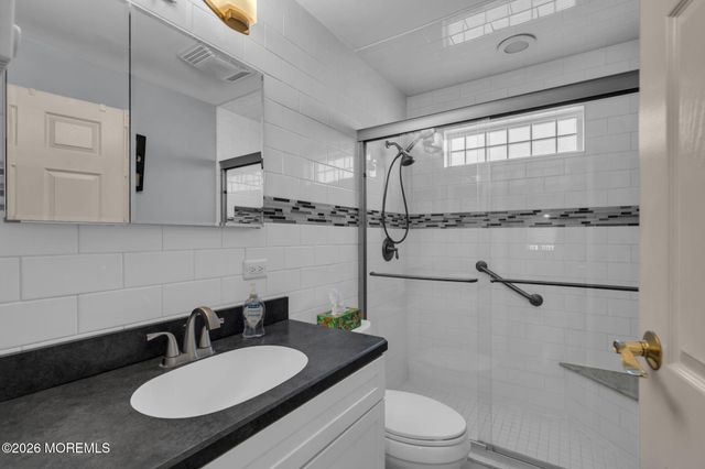 19 Weybridge Place, Manchester, NJ 08759