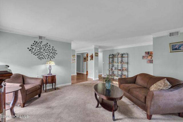 19 Weybridge Place, Manchester, NJ 08759