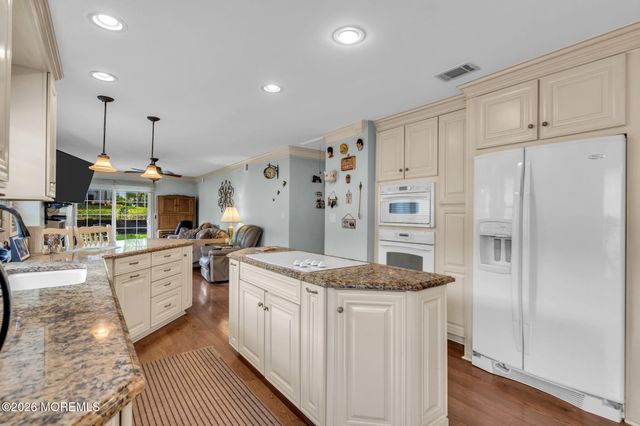 19 Weybridge Place, Manchester, NJ 08759