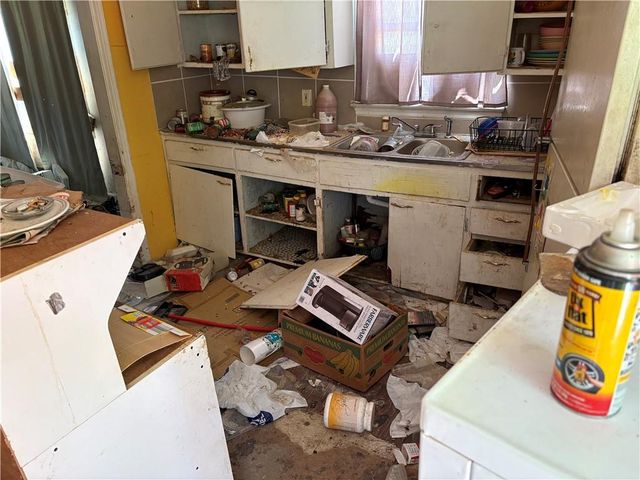 4327 Mersington Avenue, Kansas City, MO 64130