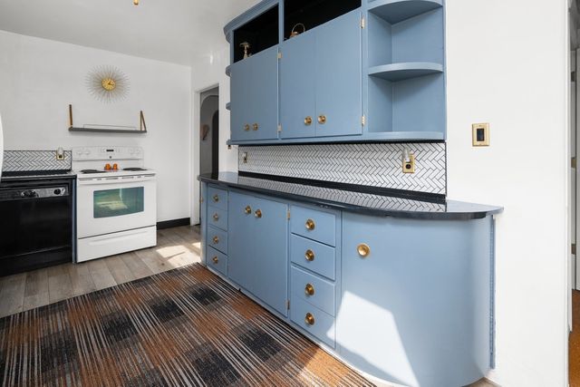 1890 24th Avenue Court, Moline, IL 61265