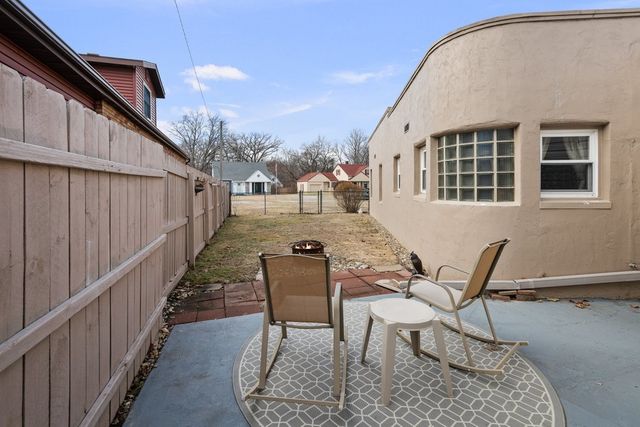 1890 24th Avenue Court, Moline, IL 61265