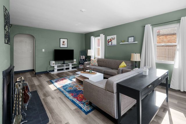 1890 24th Avenue Court, Moline, IL 61265