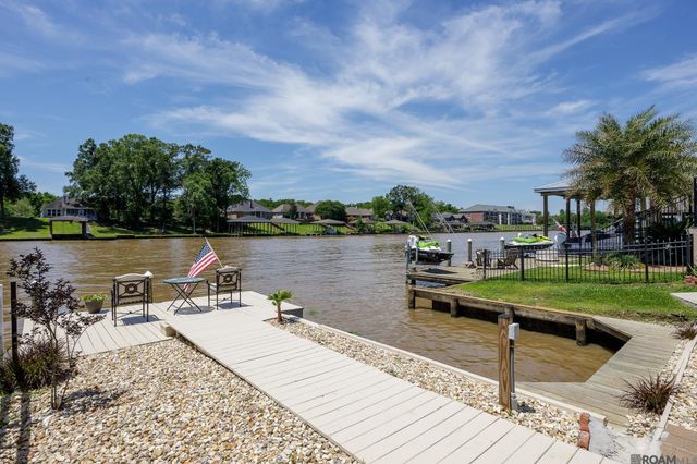 12373 Home Port Dr, Maurepas, LA 70449
