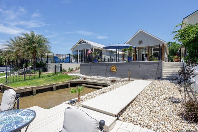 12373 Home Port Dr, Maurepas, LA 70449
