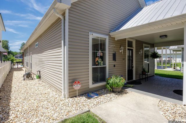 12373 Home Port Dr, Maurepas, LA 70449