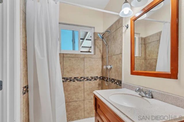 7907 Poplin Dr, Santee, CA 92071