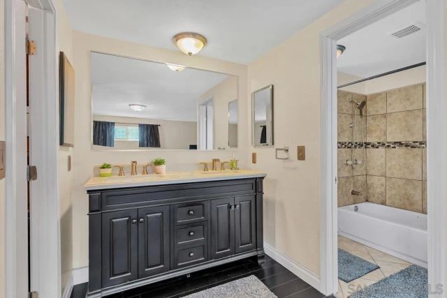 7907 Poplin Dr, Santee, CA 92071
