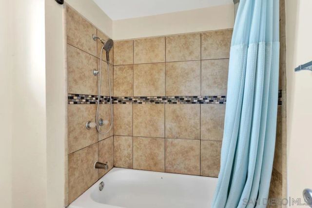 7907 Poplin Dr, Santee, CA 92071