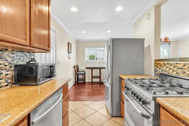 7907 Poplin Dr, Santee, CA 92071
