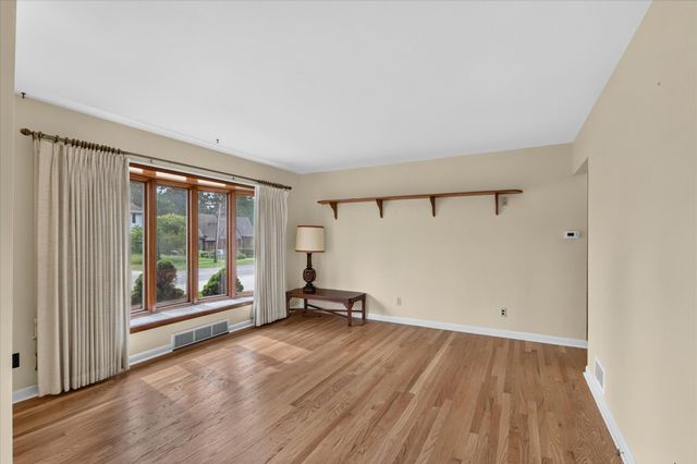 1920 Langley Avenue, St. Joseph City, MI 49085