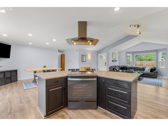 14206 Se RAELYN Ter, Milwaukie, OR 97267