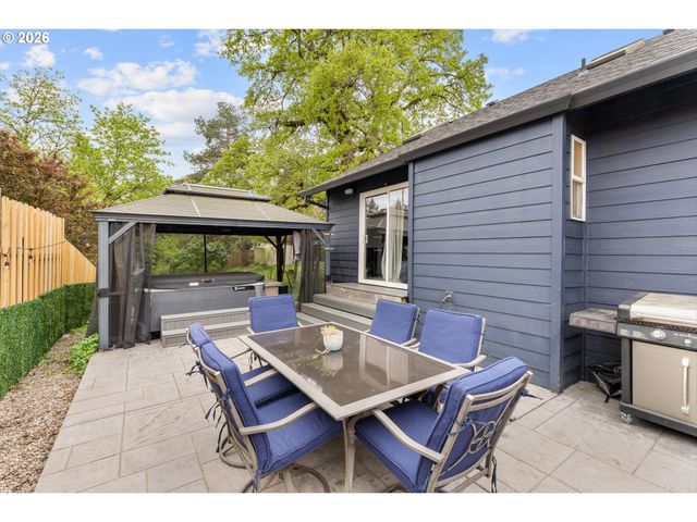 14206 Se RAELYN Ter, Milwaukie, OR 97267