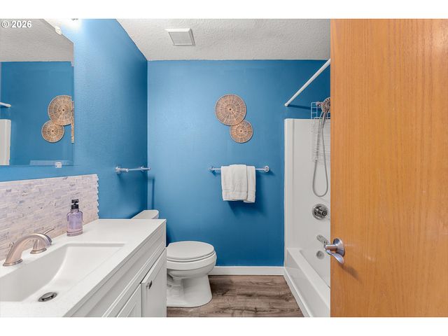 14206 Se RAELYN Ter, Milwaukie, OR 97267