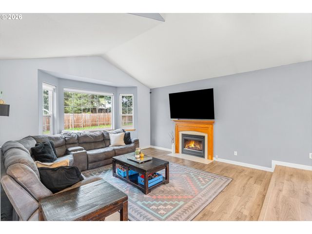 14206 Se RAELYN Ter, Milwaukie, OR 97267