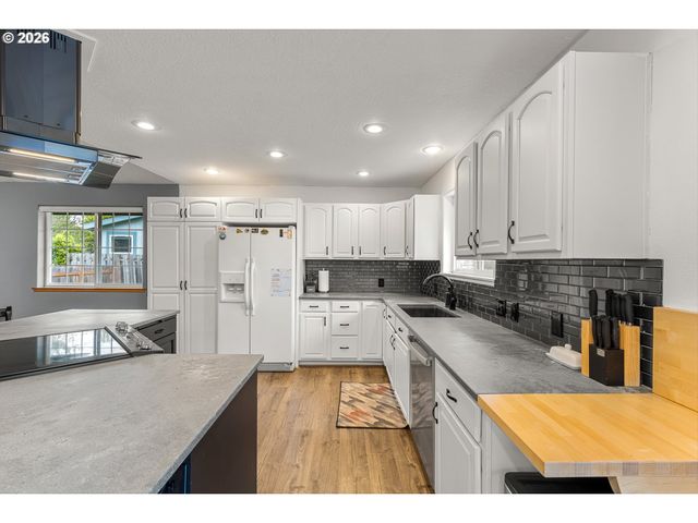 14206 Se RAELYN Ter, Milwaukie, OR 97267