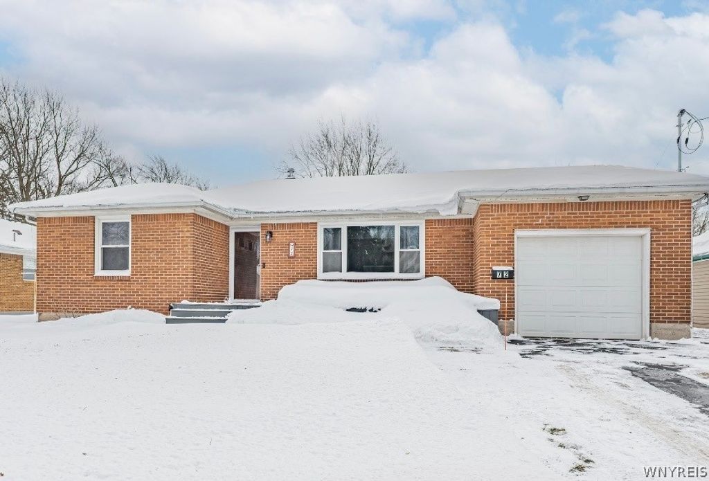 72 Outwater Drive, Lockport City, NY 14094