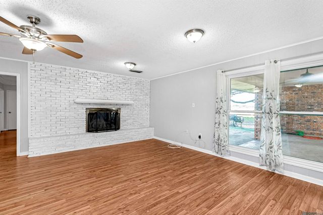 4216 Higdon Ln, Port Allen, LA 70767