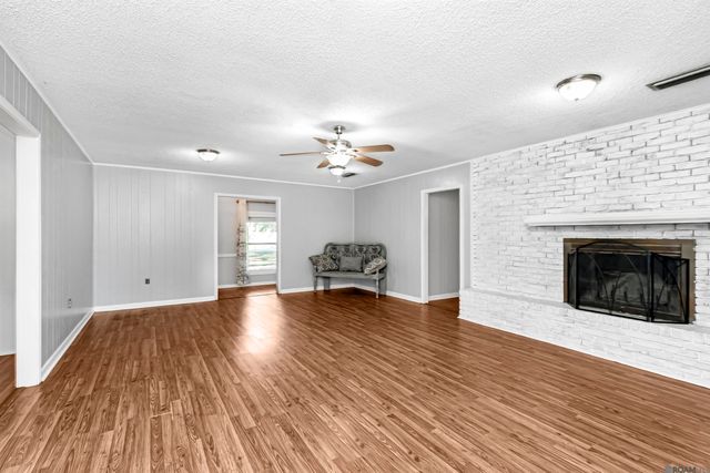 4216 Higdon Ln, Port Allen, LA 70767