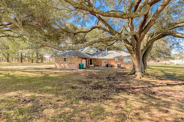 4216 Higdon Ln, Port Allen, LA 70767