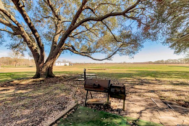 4216 Higdon Ln, Port Allen, LA 70767