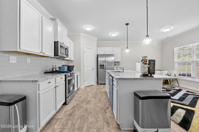 11920 Parkview Trace Dr, Louisville, KY 40229