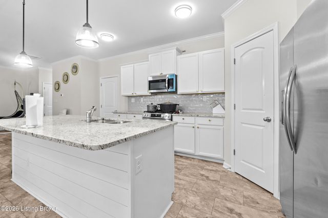 11920 Parkview Trace Dr, Louisville, KY 40229