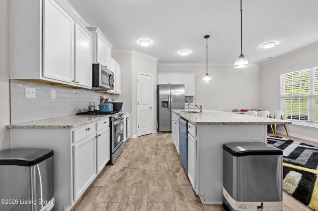 11920 Parkview Trace Dr, Louisville, KY 40229