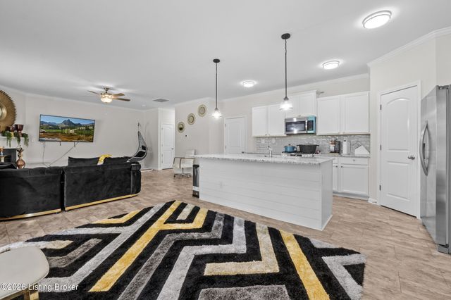 11920 Parkview Trace Dr, Louisville, KY 40229