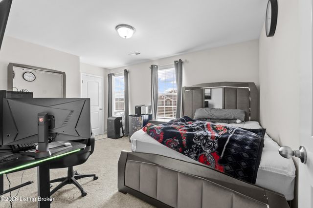 11920 Parkview Trace Dr, Louisville, KY 40229