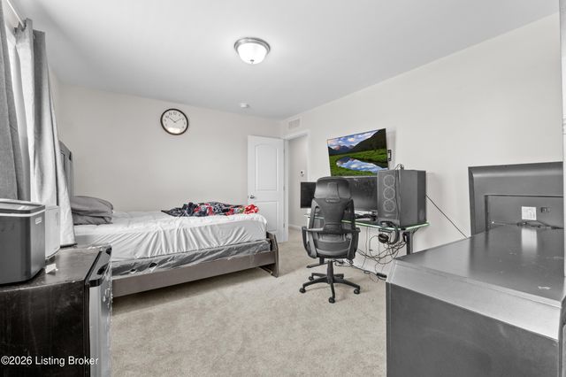 11920 Parkview Trace Dr, Louisville, KY 40229