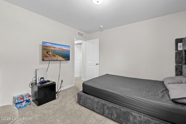 11920 Parkview Trace Dr, Louisville, KY 40229