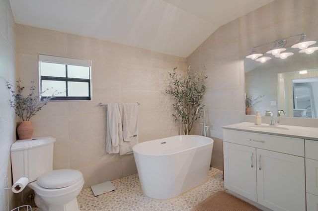 537 NE 14th Court, Fort Lauderdale, FL 33304