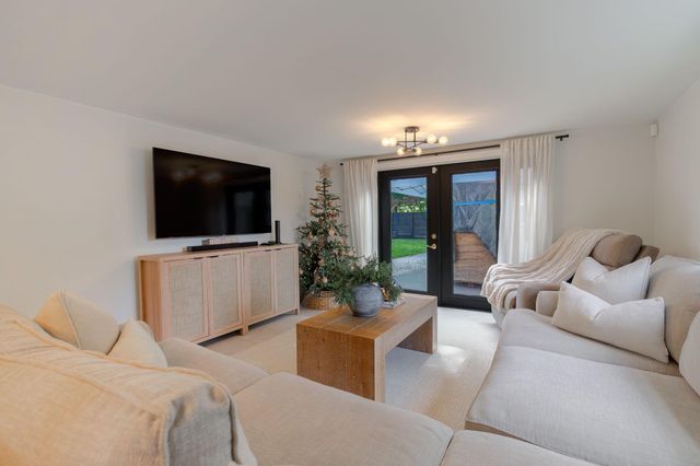 537 NE 14th Court, Fort Lauderdale, FL 33304