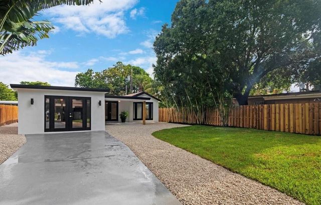 537 NE 14th Court, Fort Lauderdale, FL 33304