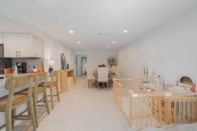 537 NE 14th Court, Fort Lauderdale, FL 33304