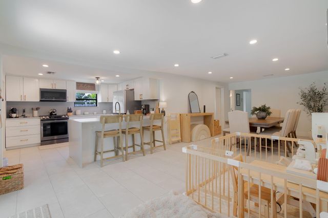 537 NE 14th Court, Fort Lauderdale, FL 33304