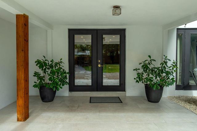 537 NE 14th Court, Fort Lauderdale, FL 33304