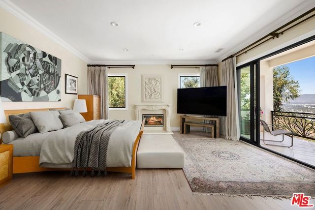 13355 Mulholland Drive, Beverly Hills, CA 90210