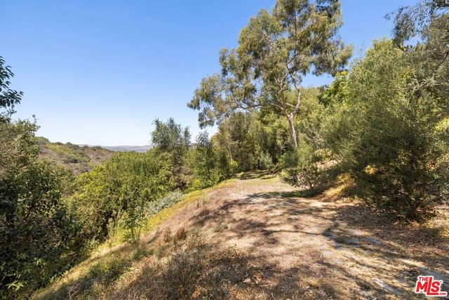 13355 Mulholland Drive, Beverly Hills, CA 90210