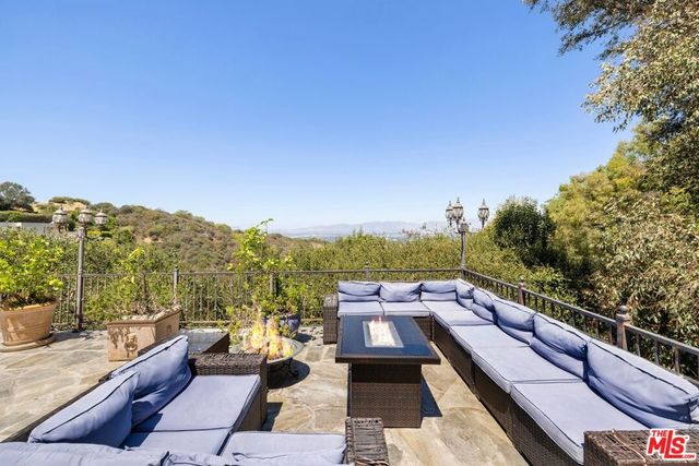 13355 Mulholland Drive, Beverly Hills, CA 90210