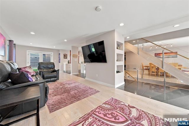 19 Coppel Drive, Tenafly, NJ 07670