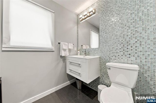 19 Coppel Drive, Tenafly, NJ 07670