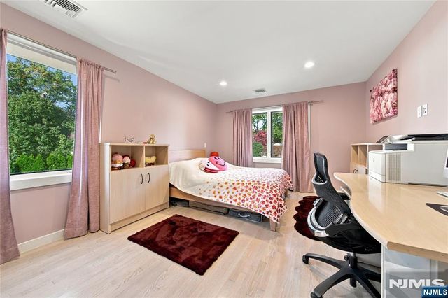 19 Coppel Drive, Tenafly, NJ 07670