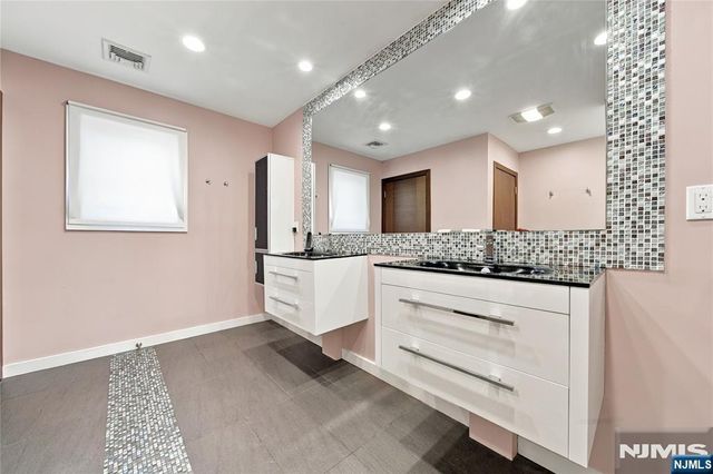19 Coppel Drive, Tenafly, NJ 07670